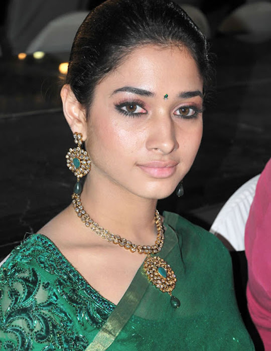 tamannah looking in green saree